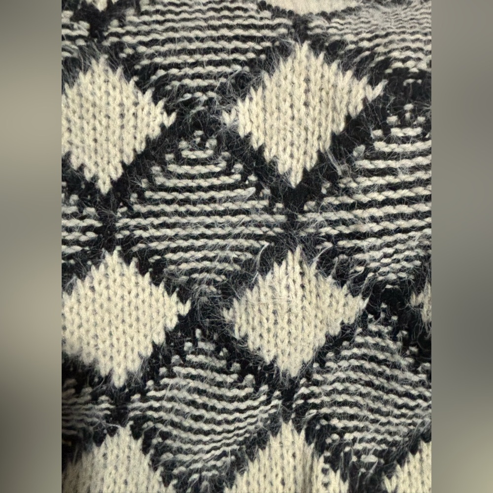 Willow And Root Diamond Pattern Sweater - image 3